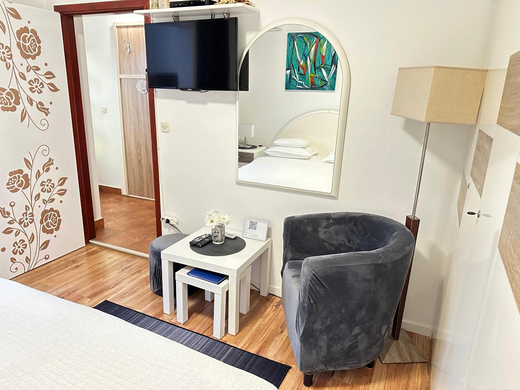 Apartments - Rooms Vesna Primosten Exterior photo